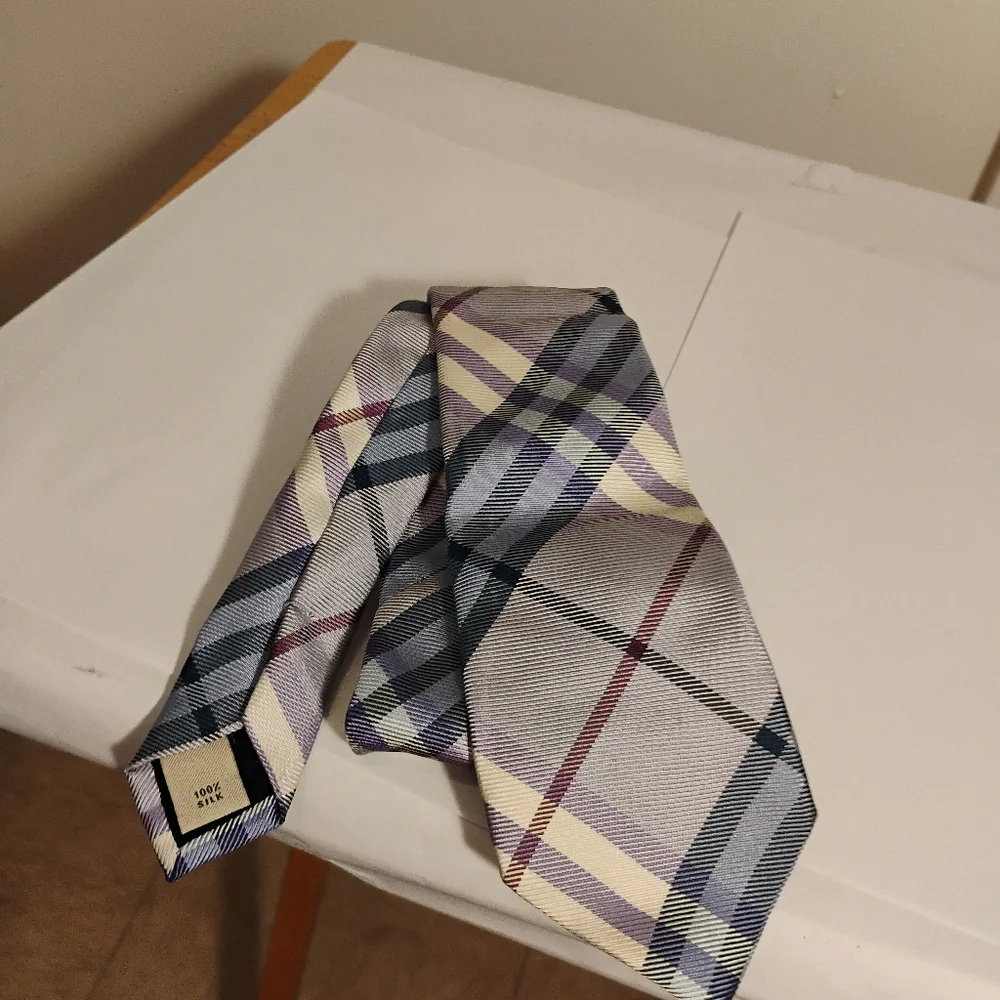 Burberry Mens Iconic Nova Check Skinny Tie 100% Silk - Picture 4 of 13